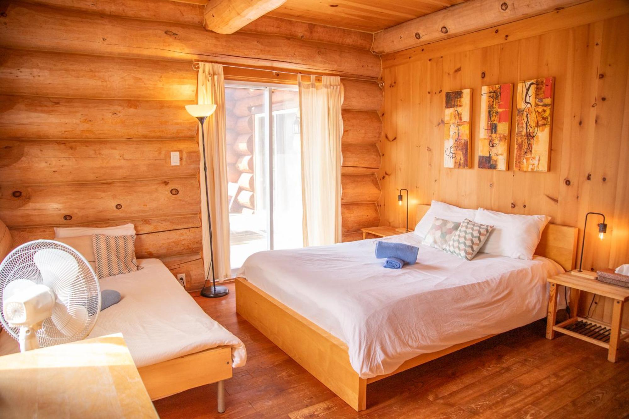 Auberge Couleurs de France Lac-Simon Extérieur photo