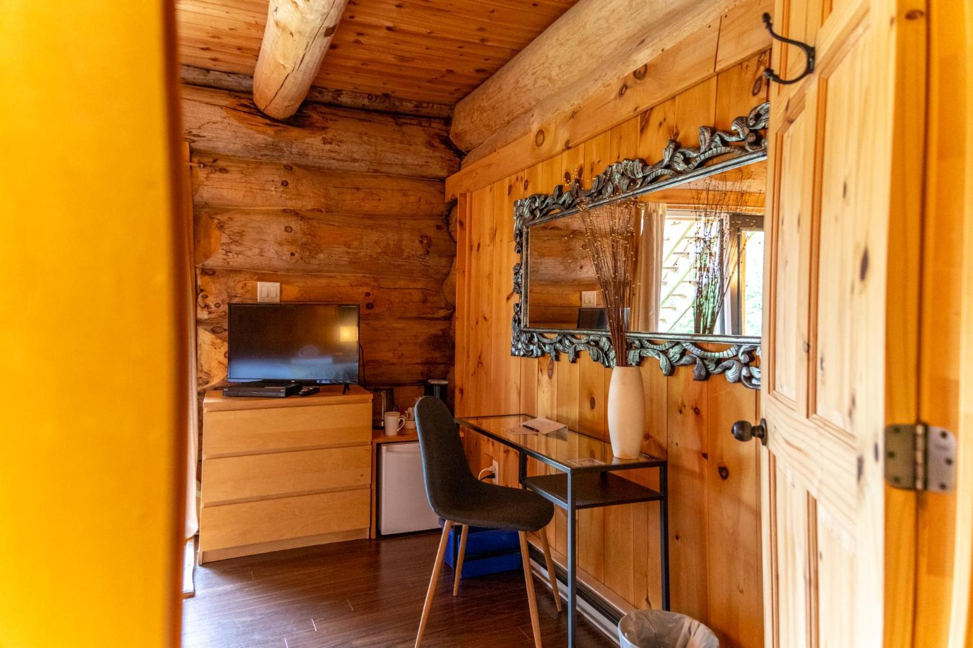 Auberge Couleurs de France Lac-Simon Extérieur photo